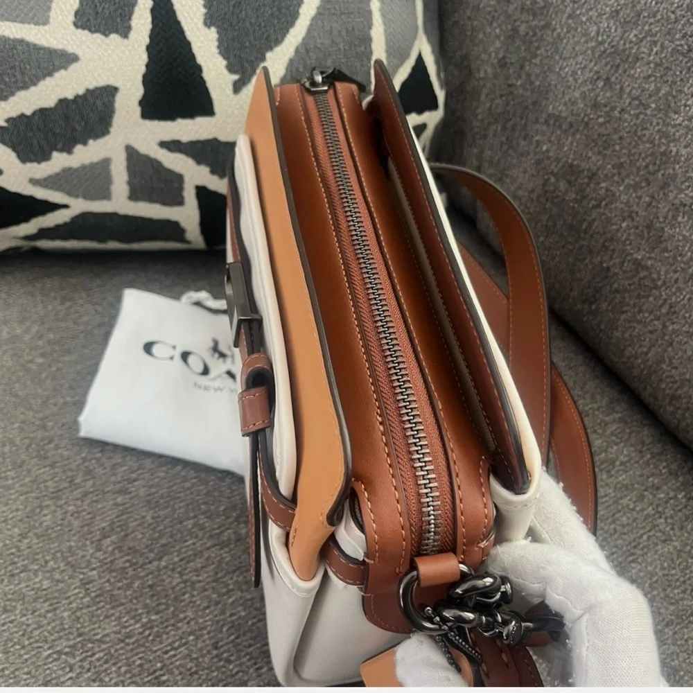 COACH Tate Carryall in Colorblock chalk natural/multi
